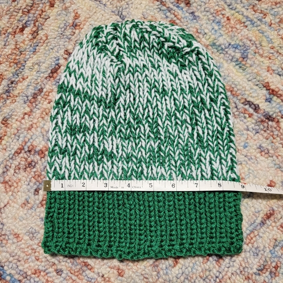 Hand Crafted unisex rib knit winter beanie hat size Adult medium to large - Picture 6 of 7